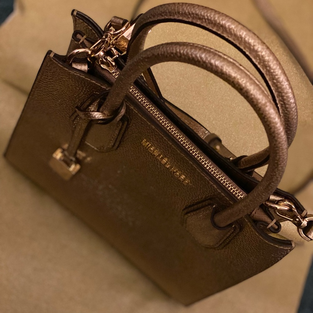 Gold, Mini top handle in very good condition